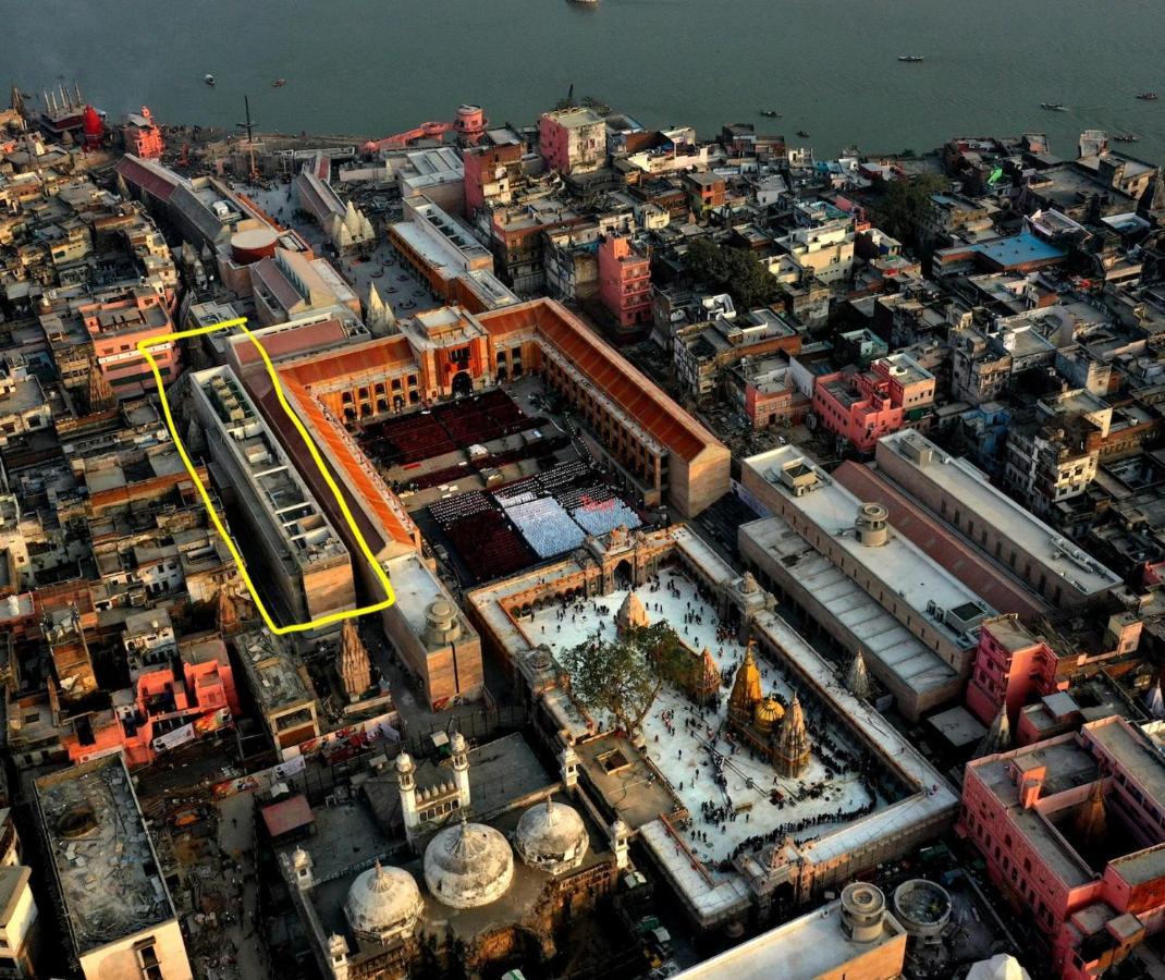 Southern Grand Kashi - Inside Kashi Vishwanath Temple Corridor - Varanasi — Photos 1